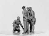 35670 Model T RNAS Armoured Car w/WWI British Tank Crew 1/35 by ICM